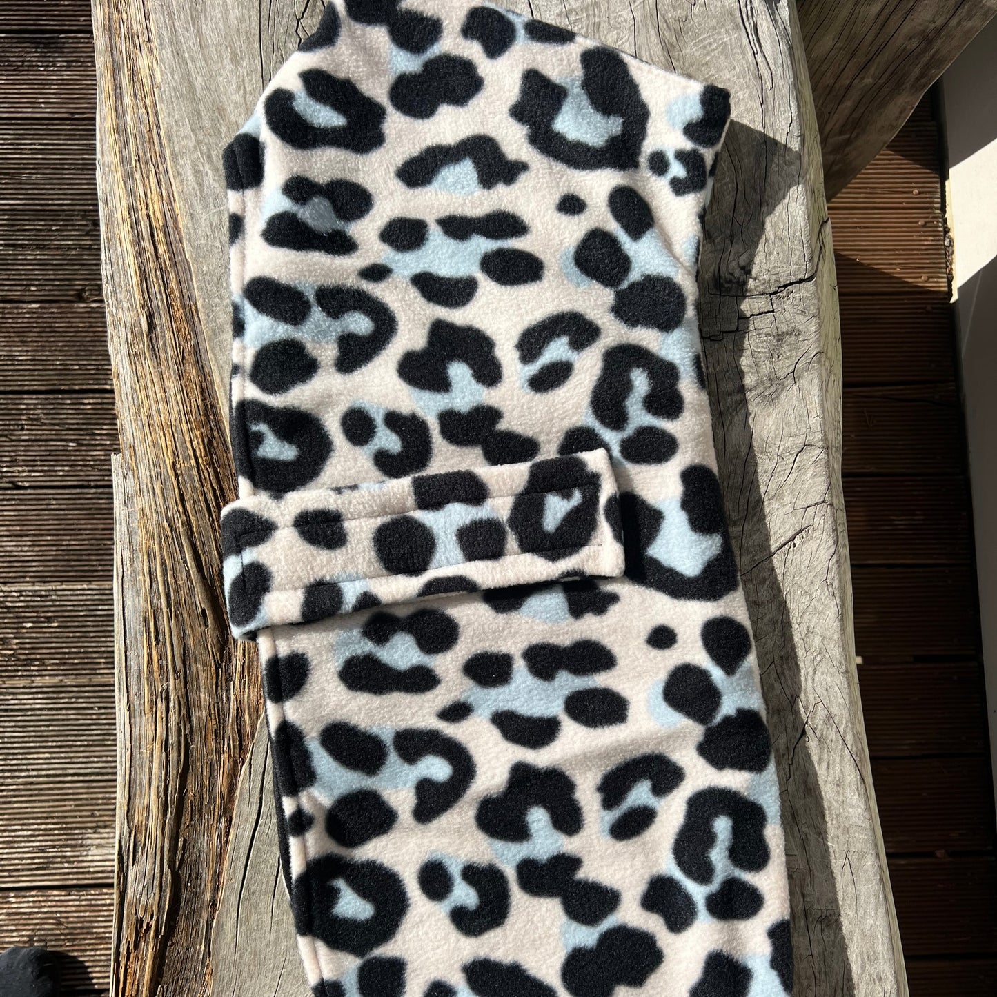Staffy, staffie, Staffordshire bull terrier, dog, dogs, dog lovers, show dogs, SBT, Show Collar, Staffie, snuggie coats
