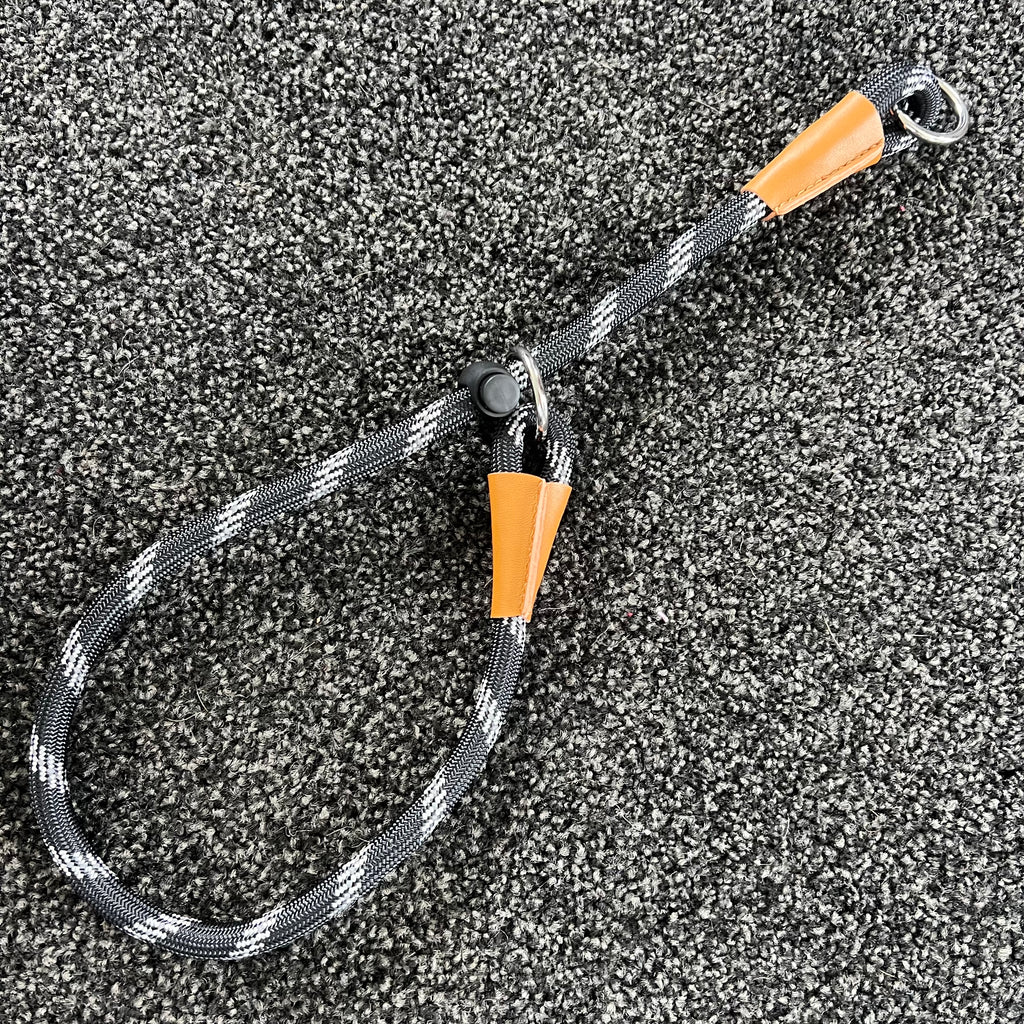 Slip Collar up to 64cm Black & White